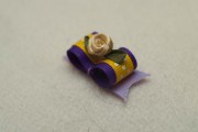 Lacito morado y amarillo con florecilla-250